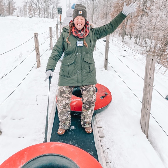 Meet Your Posher❤️ - Picture 2 of 5